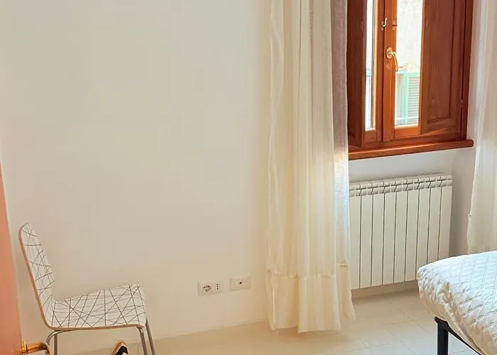 Guesthost - Spacious Near Colosseum * רומא